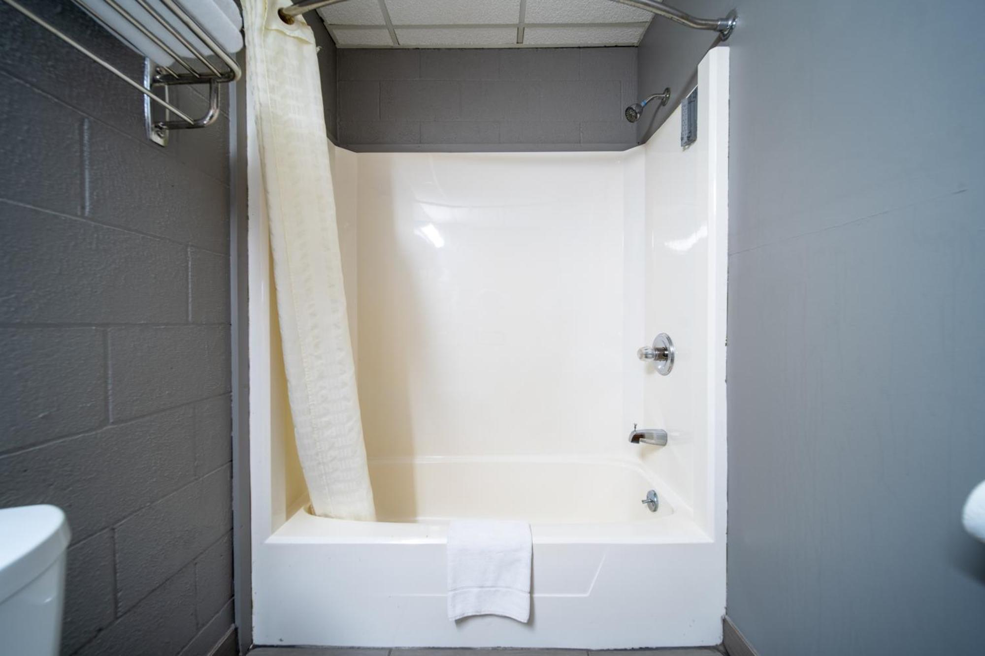 Sleep-Ees Inn, Saginaw & Frankenmuth ภายนอก รูปภาพ