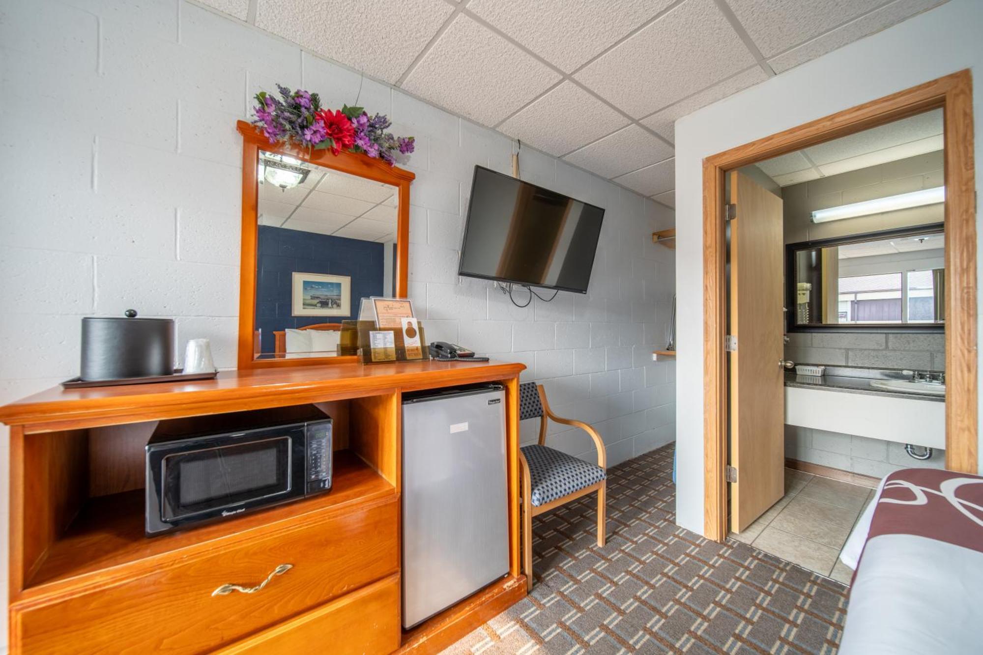 Sleep-Ees Inn, Saginaw & Frankenmuth ภายนอก รูปภาพ