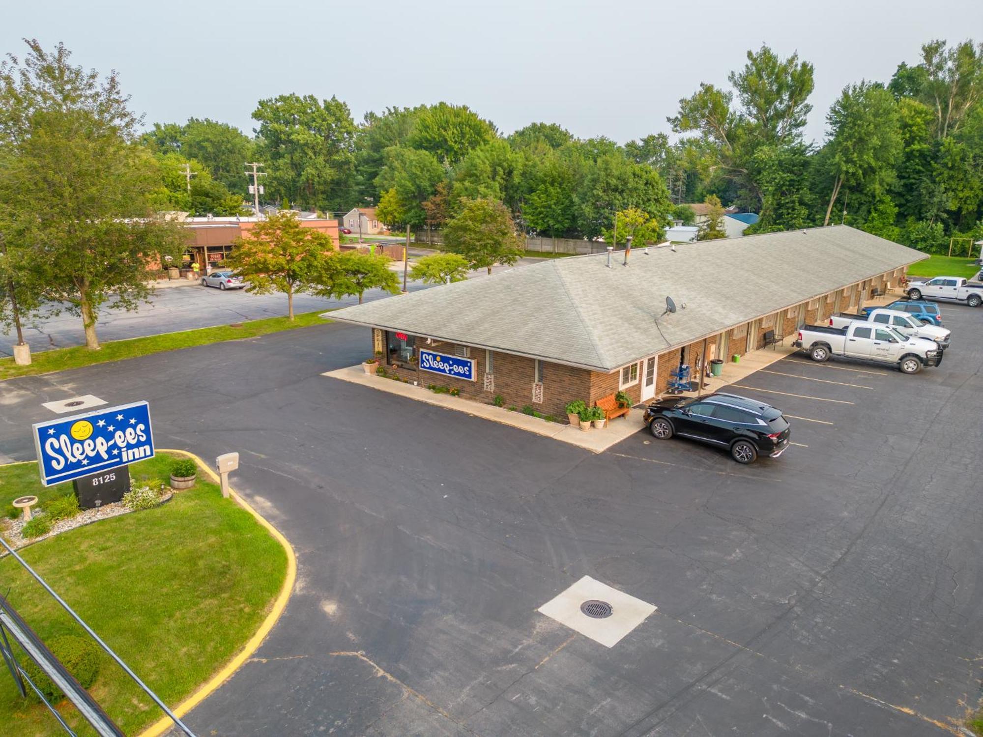 Sleep-Ees Inn, Saginaw & Frankenmuth ภายนอก รูปภาพ