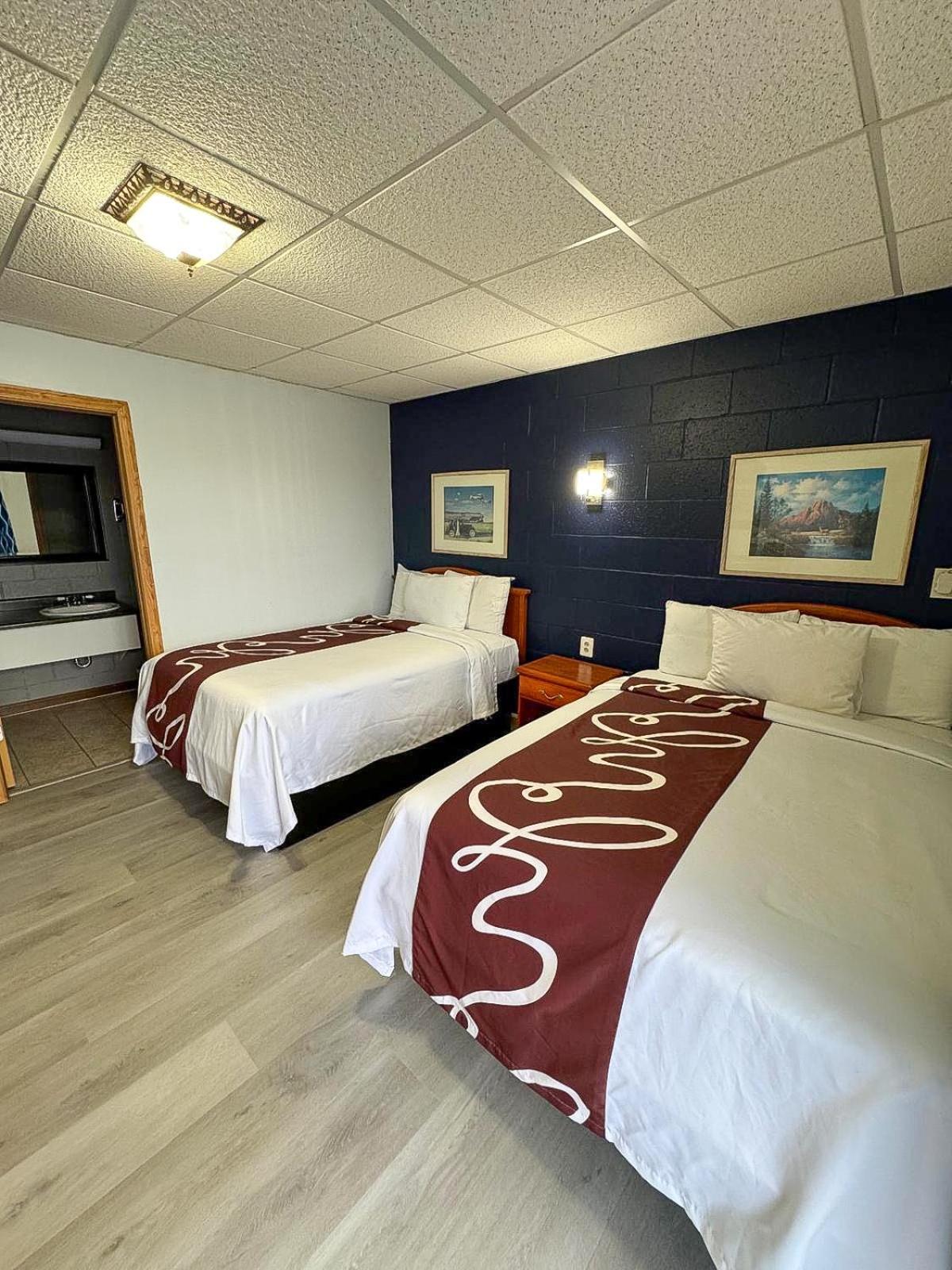 Sleep-Ees Inn, Saginaw & Frankenmuth ภายนอก รูปภาพ